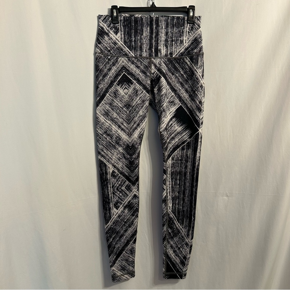 Lululemon Full Length Black and White Geometric Leggings Size 12